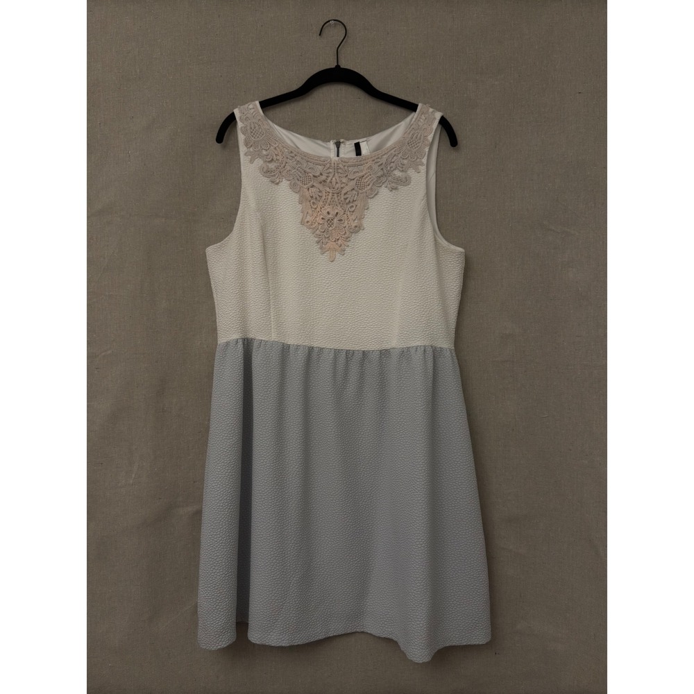Kensie Women XL Cream Blue Lace Neck Textured Crepe Sleeveless Dress